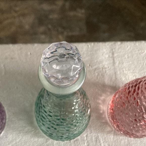 NWT Trio of Pastel Color Pebbled Glass Decorative Bottles w/ Crystal 💎 Tops - Picture 15 of 17
